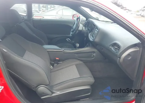 2016 Dodge Challenger Sxt z USA, uszkodzony, nr VIN 2C3CDZAG8GH256771